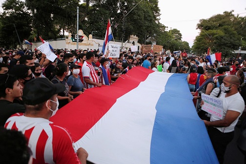 Paraguaios pedem renúncia do presidente