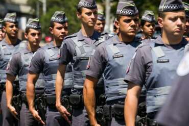 Policiais chamam Bolsonaro de traidor