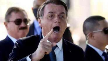 Bolsonaro cercadinho