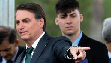 Ministro confirma reunião com filho de Bolsonaro