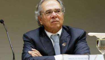 Bolsonaro privatiza ministério de Paulo Guedes