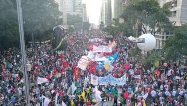 Manifestantes lotam Avenida Paulista