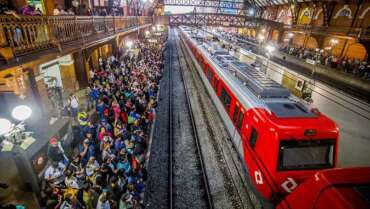 Greve na CPTM paralisa trens em SP