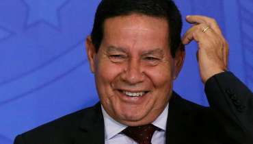 Mourão provoca