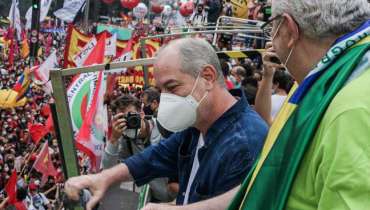 Lideranças políticas repudiam agressão a Ciro