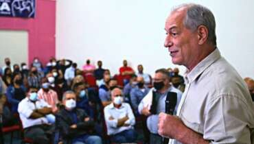 Ciro desafia Moro para debate