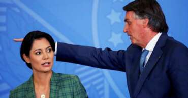 Bolsonaro sobre Michelle: "Falava alto, mandei aprender Libras"