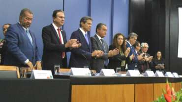 Governo reabre mesa de negociação com servidores públicos