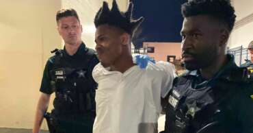 Homem mata jornalista ao voltar o local de crime nos EUA; entenda