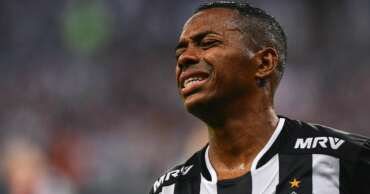 Justiça determina convocação imediata de Robinho; entenda