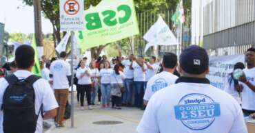 Trabalhadores da Qintess suspendem greve após acordo com empresa; entenda