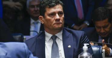 Moro cogita renunciar e deixar país para evitar cassação, diz colunista