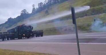 PM reprime indígenas durante ato contra Marco Temporal em SP