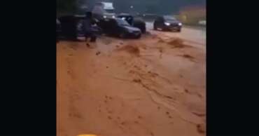 Vídeo: Chuva forte atinge litoral de SP e causa apreensão