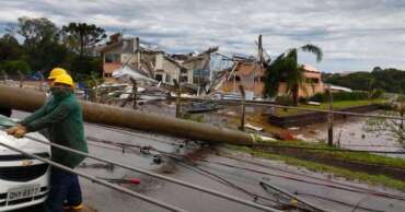 Ciclone causa três mortes, dezenas de feridos e um milhão de pessoas sem energia no Sul e em SP