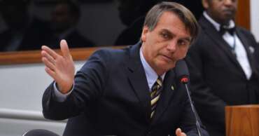 Assessores de Bolsonaro apagaram 17 mil e-mails, mas esqueceram da lixeira; entenda