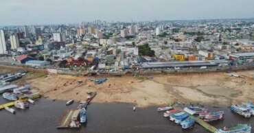 Manaus registra pior seca da história e Rio Negro continua descendo; entenda