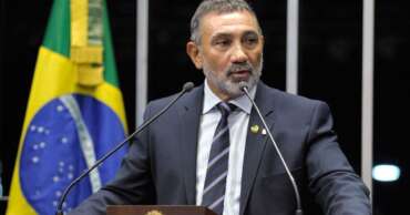 Polícia procura ex-senador suspeito de mandar matar mãe da própria filha