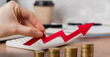 Renda do trabalho em 2023 tem maior salto desde Plano Real